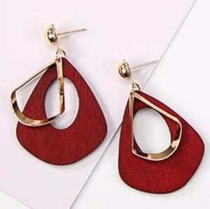 Red wine wood earrings